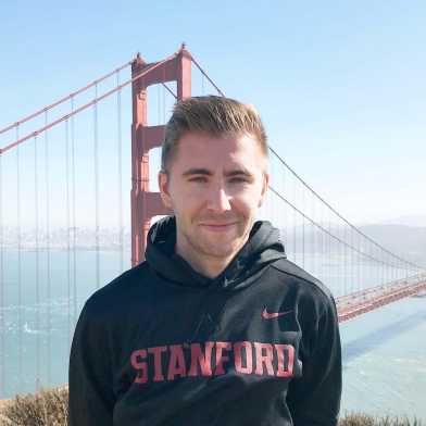 Jonas Reinecke in front of the Golden Gate Bridge.